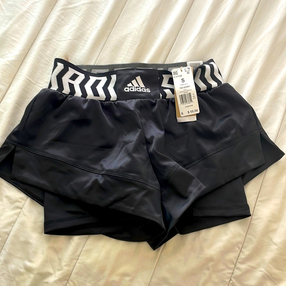 Women’s Adidas TKO shorts | Small
